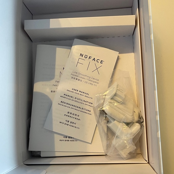 Nuface empty box the petite facial kit - Picture 5 of 8